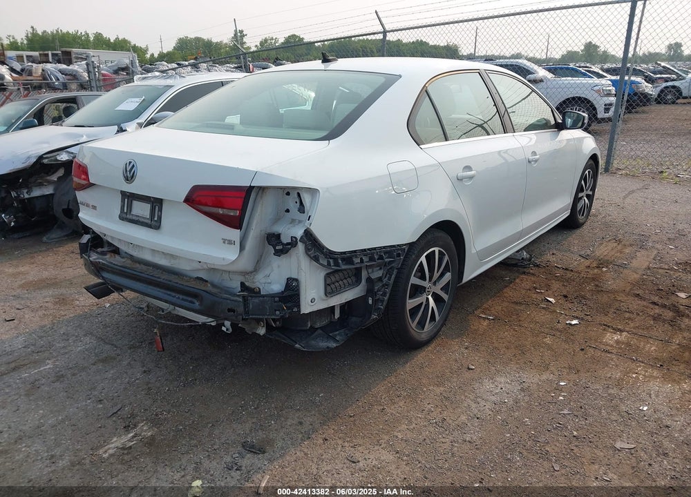 2017 VOLKSWAGEN JETTA 1.4T SE VIN: 3VWDB7AJ2HM223478