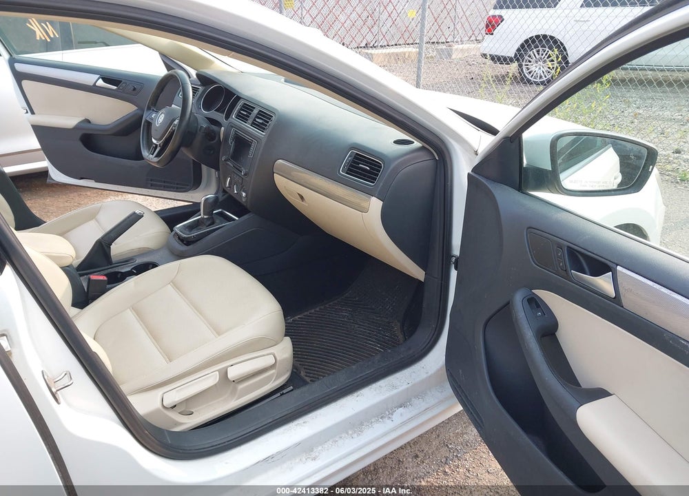 2017 VOLKSWAGEN JETTA 1.4T SE VIN: 3VWDB7AJ2HM223478