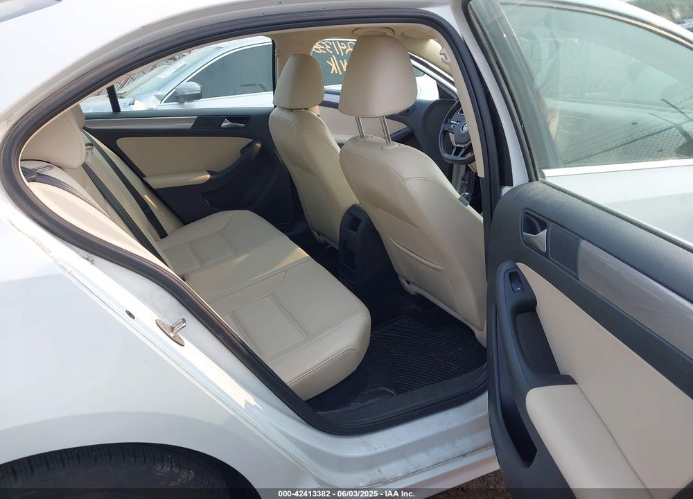 2017 VOLKSWAGEN JETTA 1.4T SE VIN: 3VWDB7AJ2HM223478