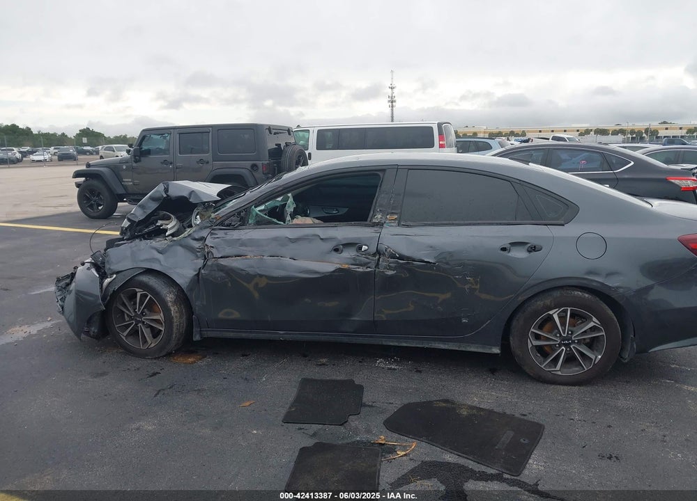 2024 KIA FORTE VIN: 3KPF24AD1RE733224