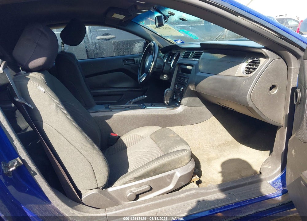 2014 FORD MUSTANG V6 VIN: 1ZVBP8AM6E5320810