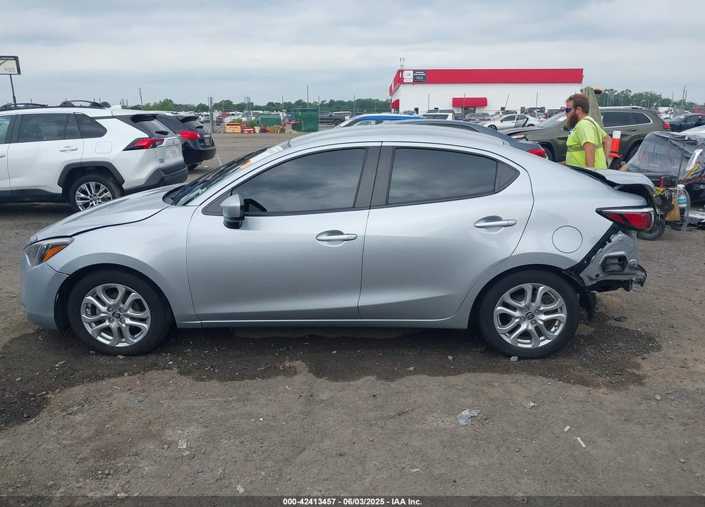 2018 TOYOTA YARIS IA VIN: 3MYDLBYV5JY317351