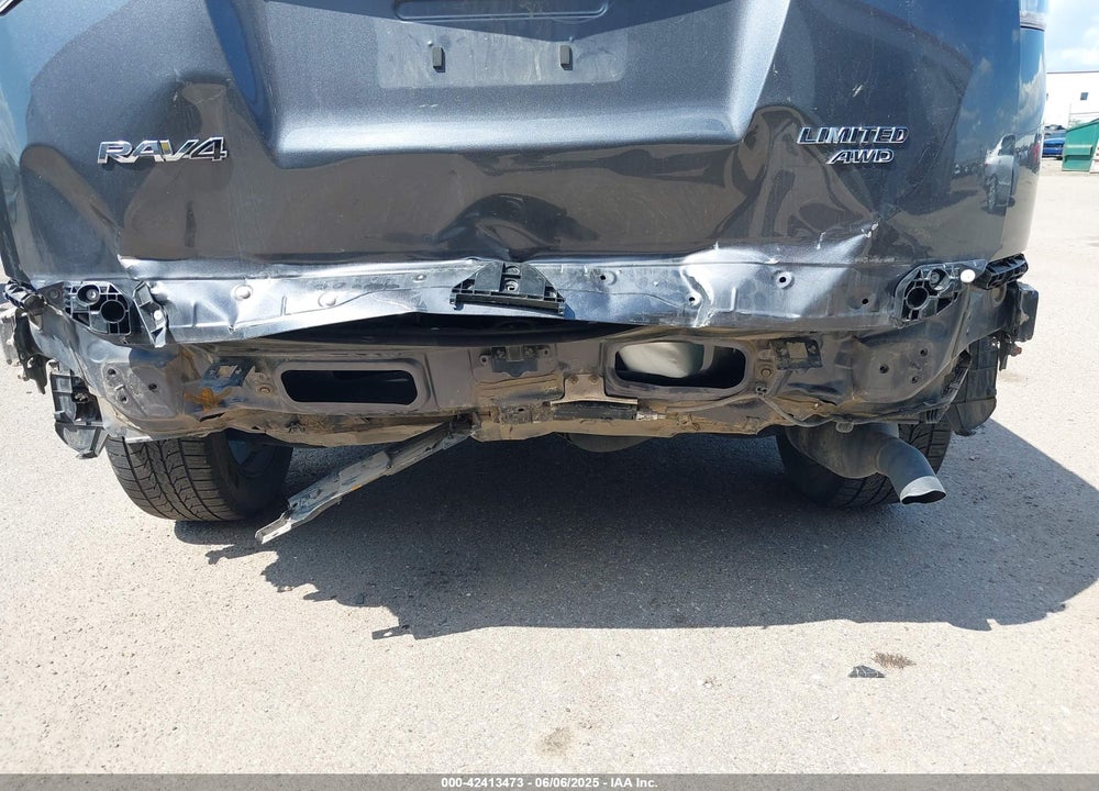 2018 TOYOTA RAV4 VIN: JTMDFREVXJD251109