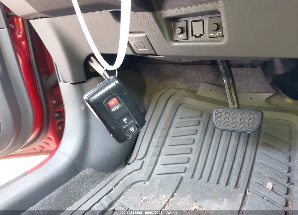 2008 TOYOTA PRIUS VIN: JTDKB20U687737000