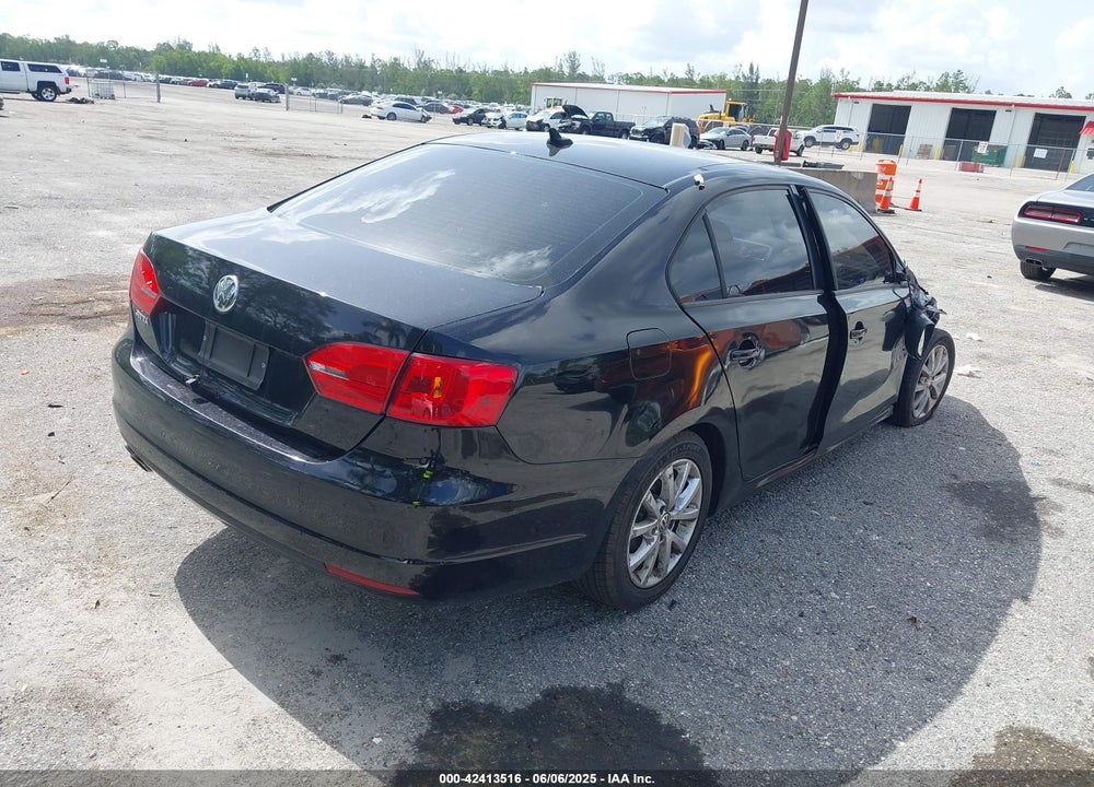 2012 VOLKSWAGEN JETTA 2.5L SE VIN: 3VWDP7AJ4CM392797