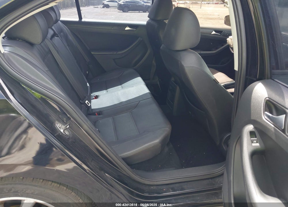 2012 VOLKSWAGEN JETTA 2.5L SE VIN: 3VWDP7AJ4CM392797