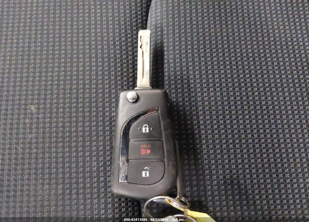 2019 TOYOTA RAV4 HYBRID VIN: 2T3MWRFV6KW022347