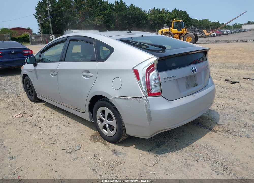 2013 TOYOTA PRIUS TWO VIN: JTDKN3DU4D5577888