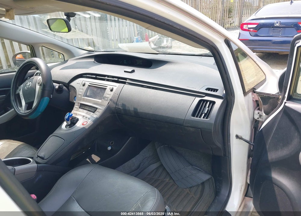 2013 TOYOTA PRIUS TWO VIN: JTDKN3DU4D5577888
