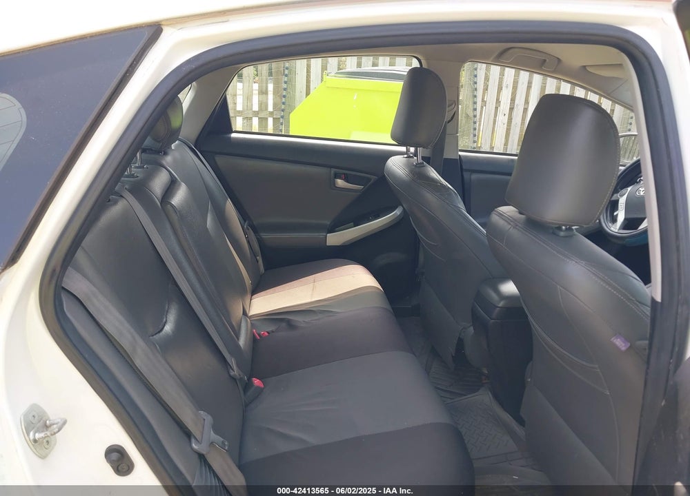 2013 TOYOTA PRIUS TWO VIN: JTDKN3DU4D5577888
