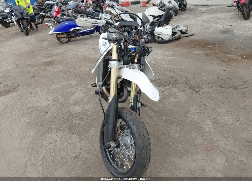 2022 SUZUKI DR-Z400 SM VIN: JS1SK44A7N7100778