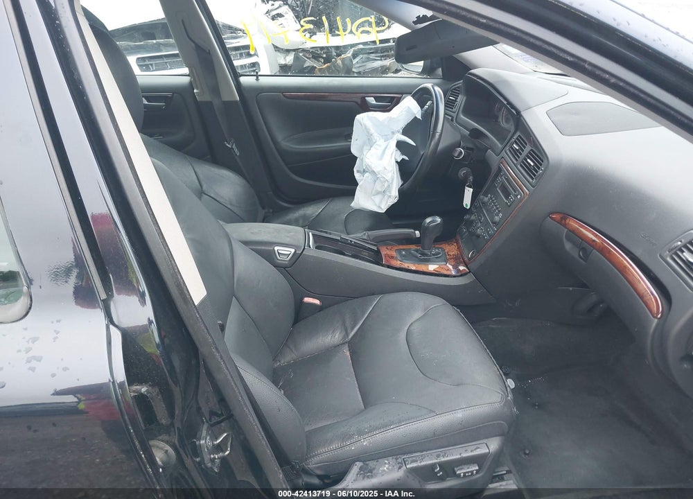 2008 VOLVO S60 2.5T VIN: YV1RH592182700816
