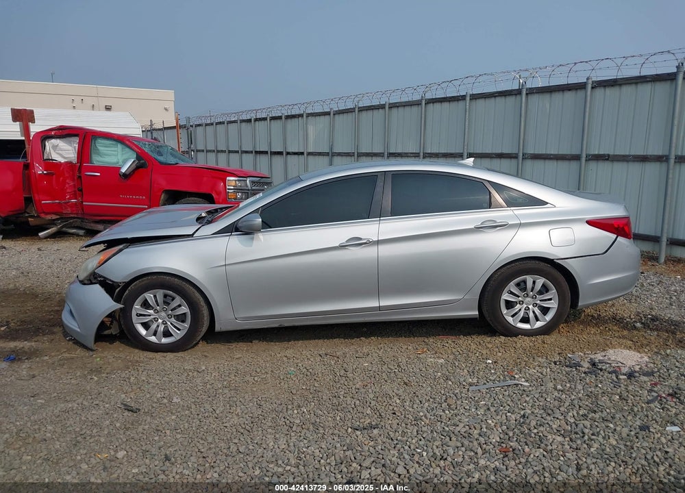 2013 HYUNDAI SONATA VIN: 5NPEB4AC9DH586013