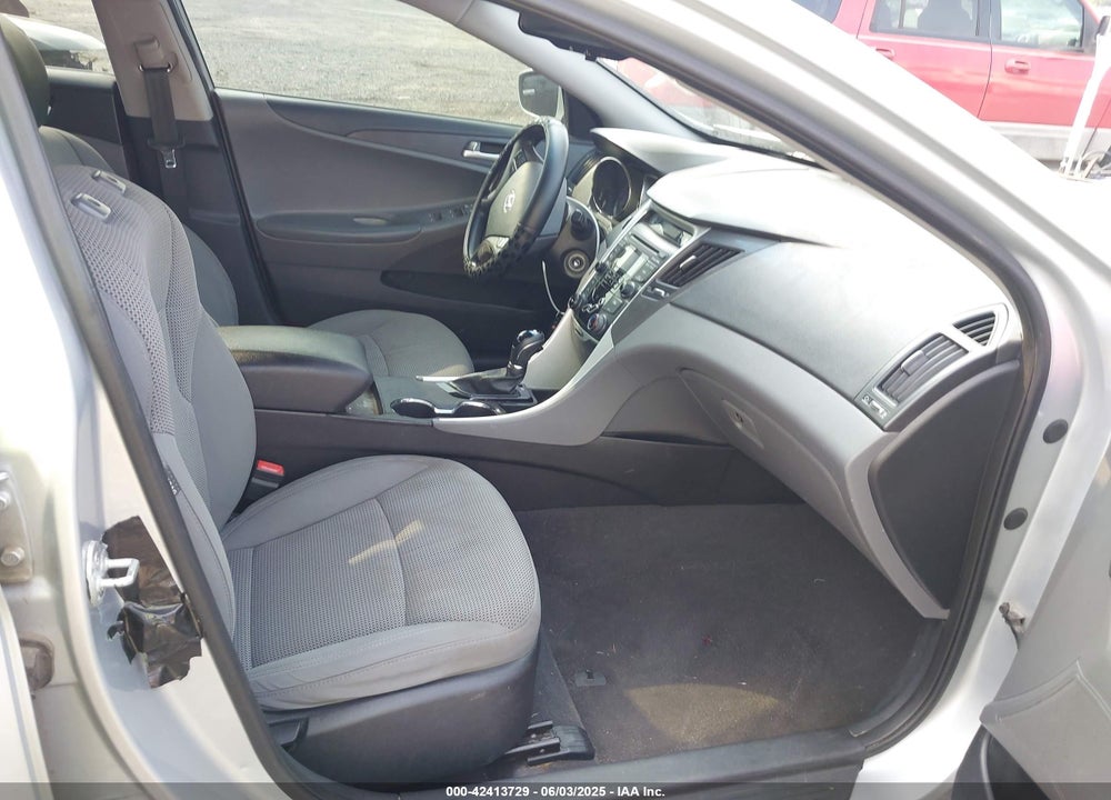 2013 HYUNDAI SONATA VIN: 5NPEB4AC9DH586013