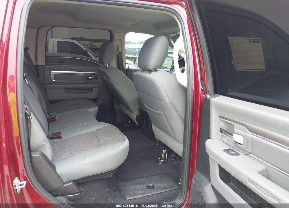 2019 RAM 1500 CLASSIC VIN: 1C6RR6LT5KS539539