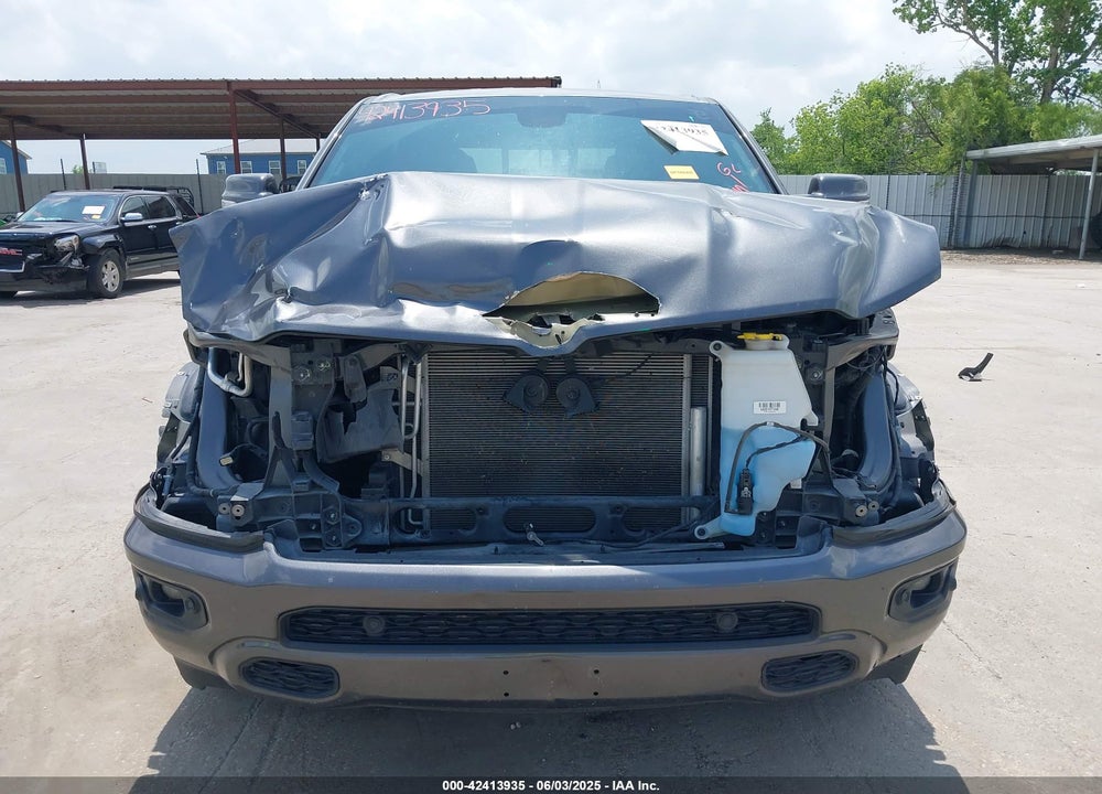 2019 RAM 1500 VIN: 1C6RREFT5KN822091