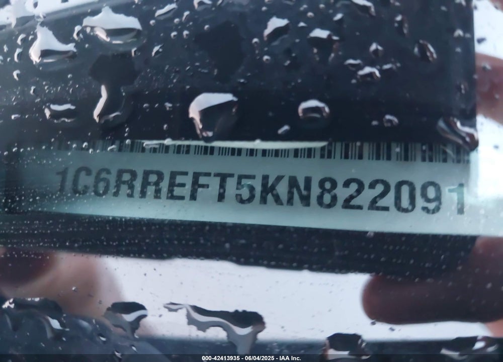2019 RAM 1500 VIN: 1C6RREFT5KN822091