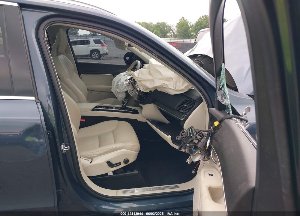 2020 VOLVO XC90 VIN: YV4102CK2L1546386