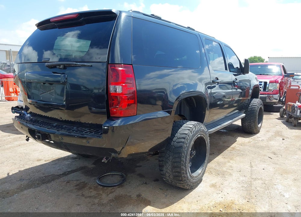 2010 CHEVROLET SUBURBAN 1500 VIN: 1GNUCJE08AR133987