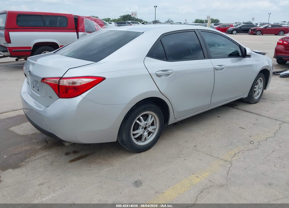 2018 TOYOTA COROLLA LE VIN: 5YFBURHE4JP794333