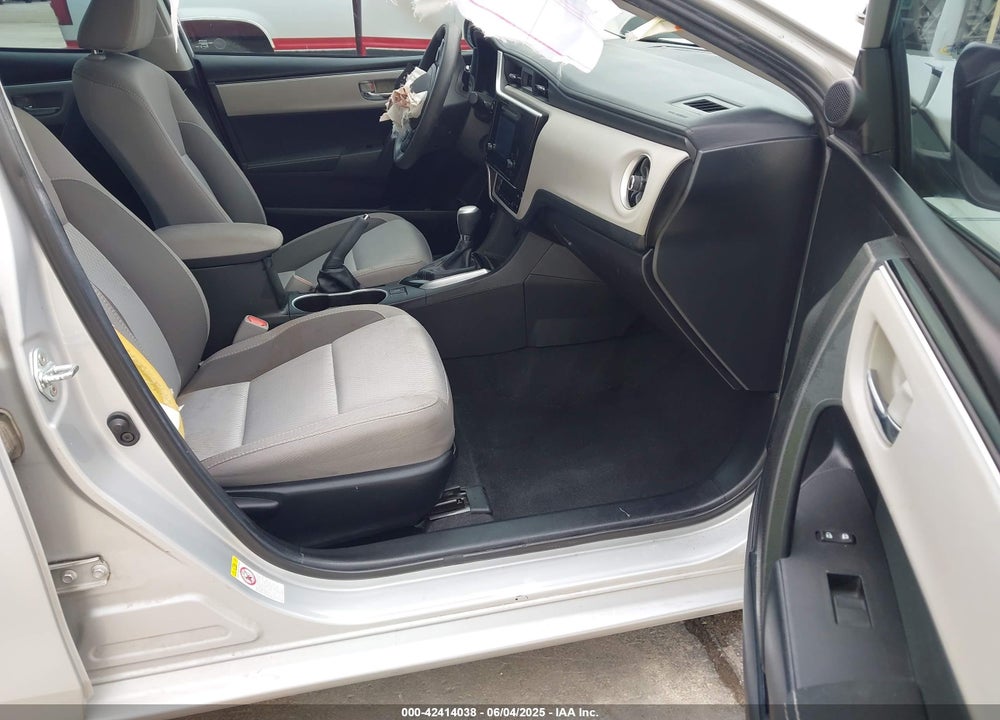 2018 TOYOTA COROLLA LE VIN: 5YFBURHE4JP794333