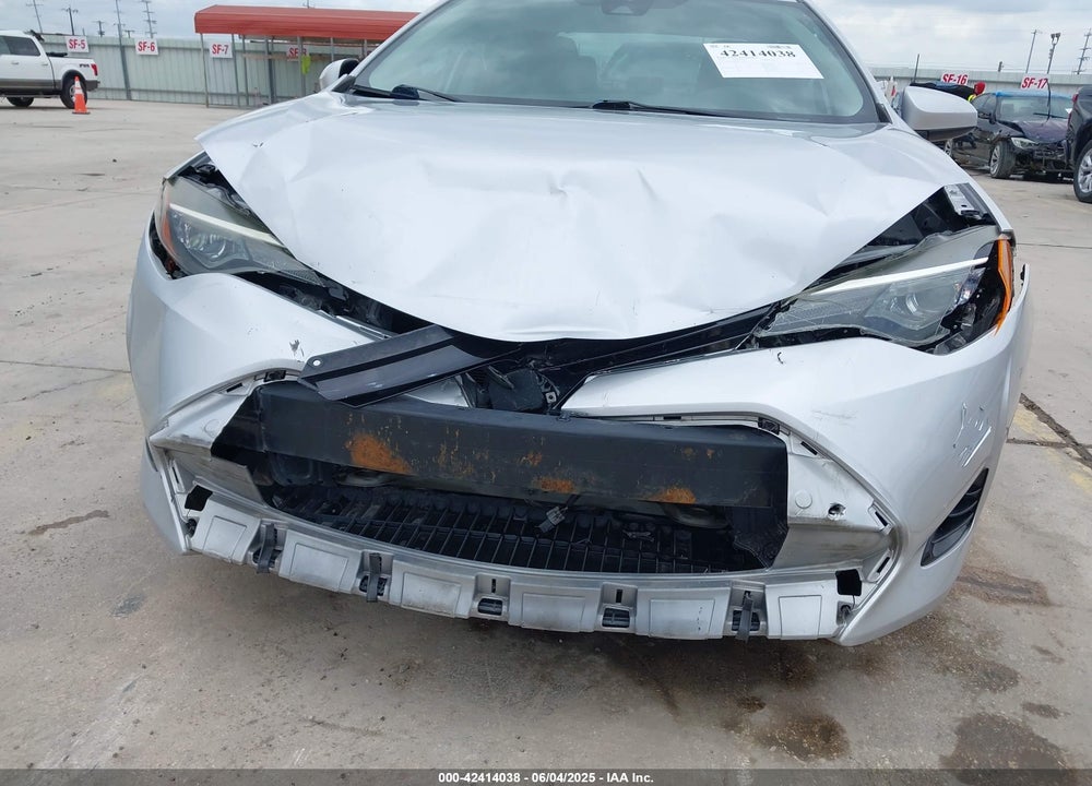 2018 TOYOTA COROLLA LE VIN: 5YFBURHE4JP794333