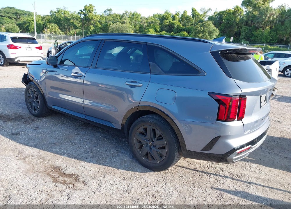 2022 KIA SORENTO VIN: 5XYRL4LC4NG137195