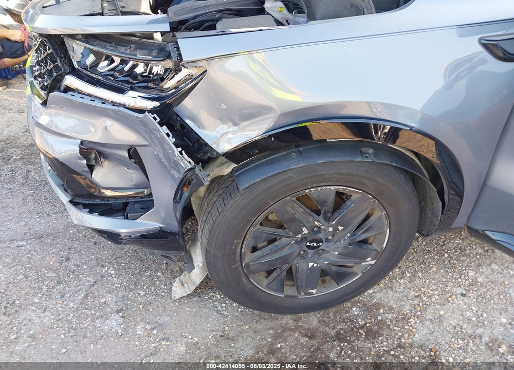 2022 KIA SORENTO VIN: 5XYRL4LC4NG137195