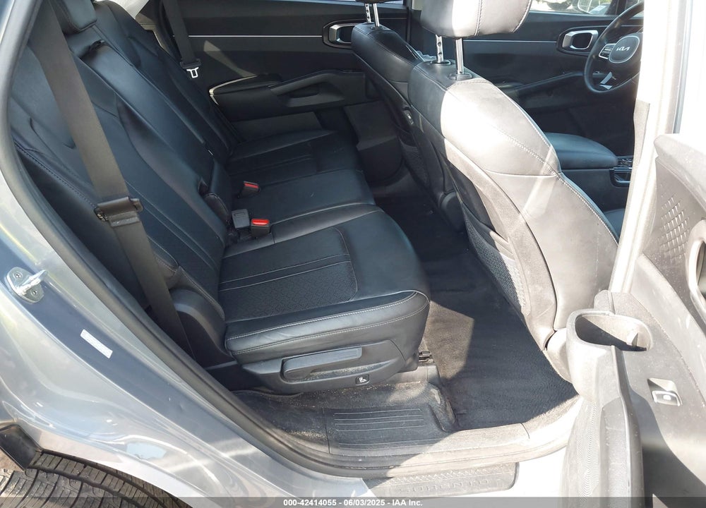 2022 KIA SORENTO VIN: 5XYRL4LC4NG137195