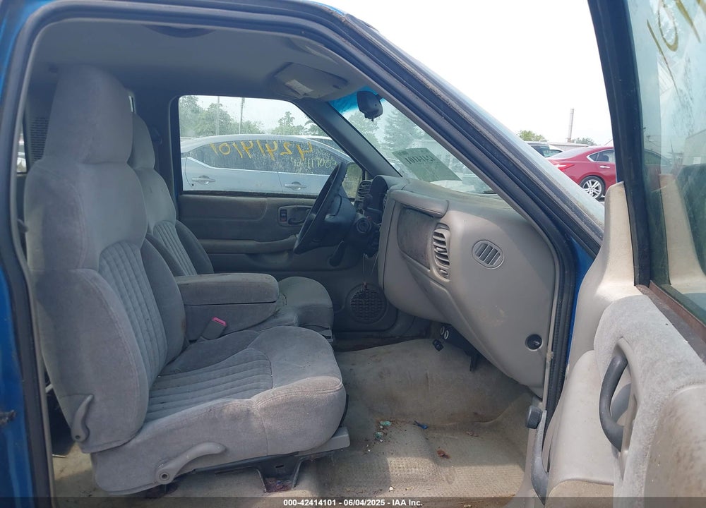 2001 CHEVROLET S-10 LS VIN: 1GCCS19511K147364