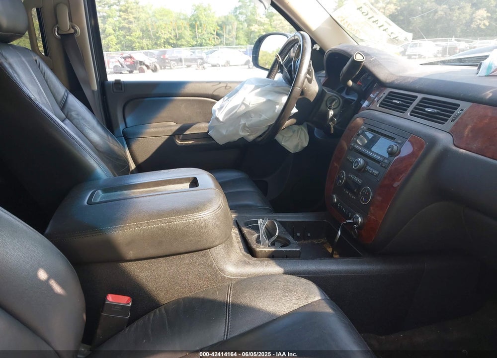 2013 CHEVROLET SUBURBAN VIN: 1GNSKJE72DR133799