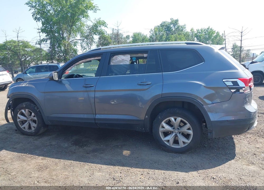2018 VOLKSWAGEN ATLAS VIN: 1V2KR2CA3JC504717