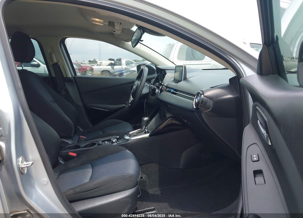 2017 TOYOTA YARIS IA VIN: 3MYDLBYV0HY170382