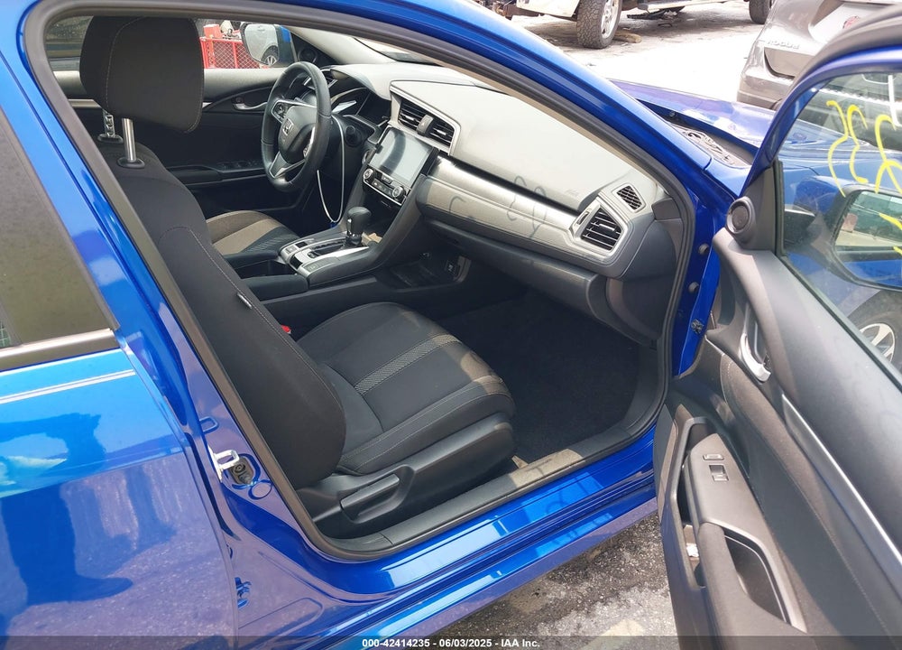 2018 HONDA CIVIC VIN: 2HGFC2F70JH514320