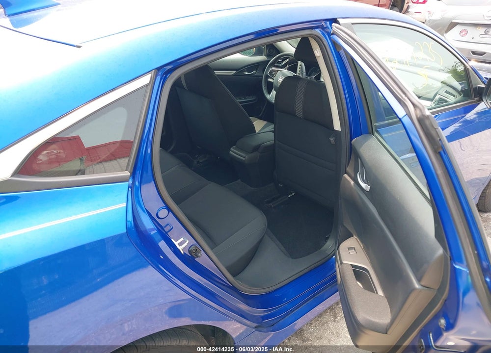 2018 HONDA CIVIC VIN: 2HGFC2F70JH514320