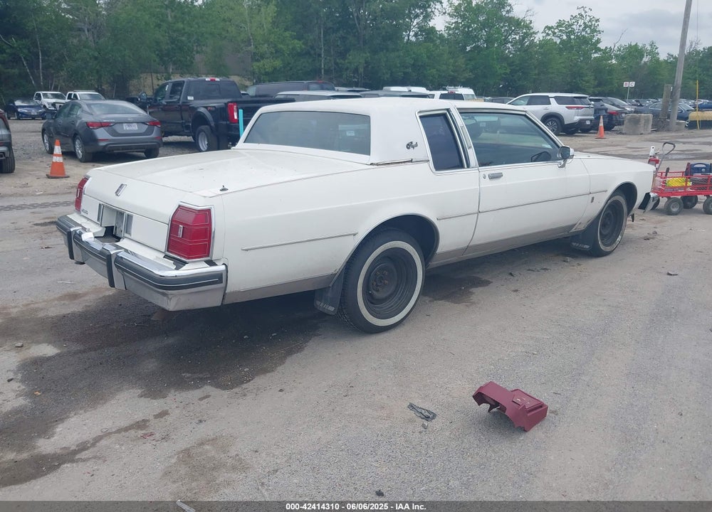 1981 OLDSMOBILE DELTA 88 ROYALE VIN: 1G3AN37Y8BM273248
