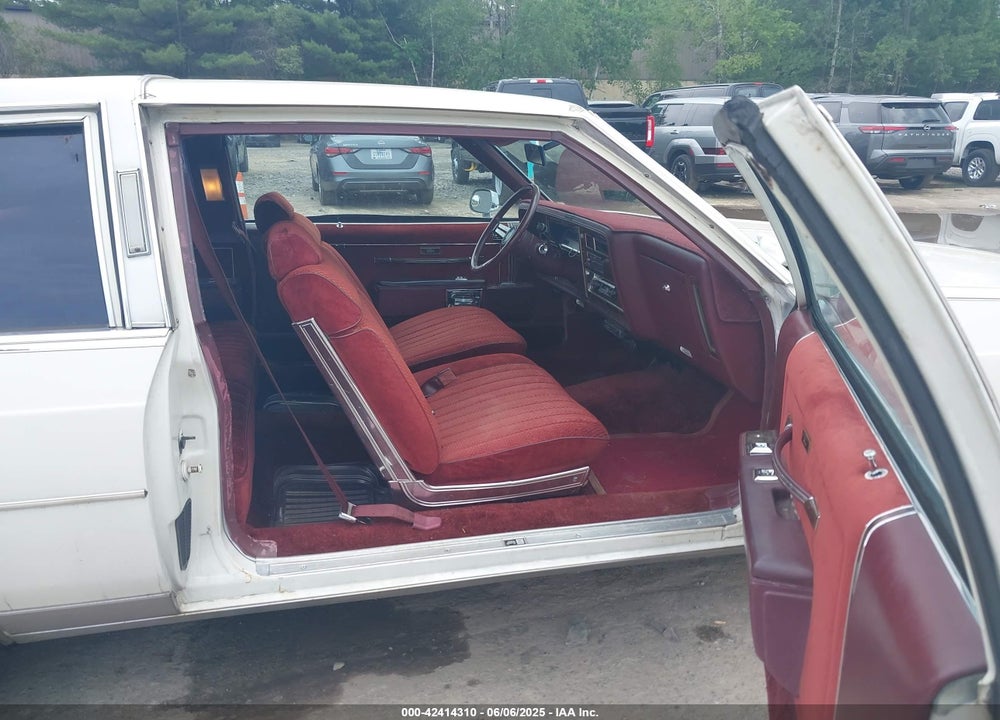 1981 OLDSMOBILE DELTA 88 ROYALE VIN: 1G3AN37Y8BM273248