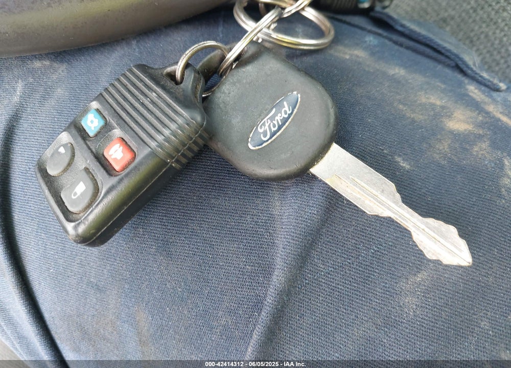 2002 FORD TAURUS SES VIN: 1FAFP55S72A116196