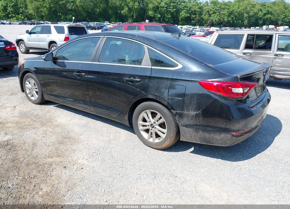 2015 HYUNDAI SONATA VIN: 5NPE24AA2FH135183