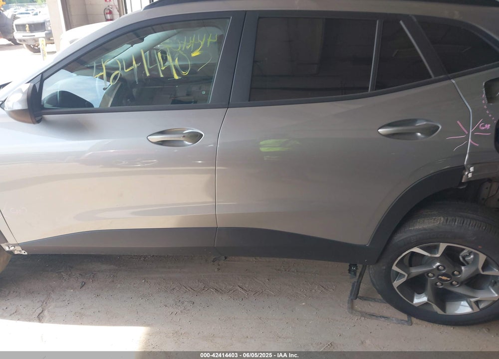 2024 CHEVROLET TRAX FWD LT VIN: KL77LHE27RC036663