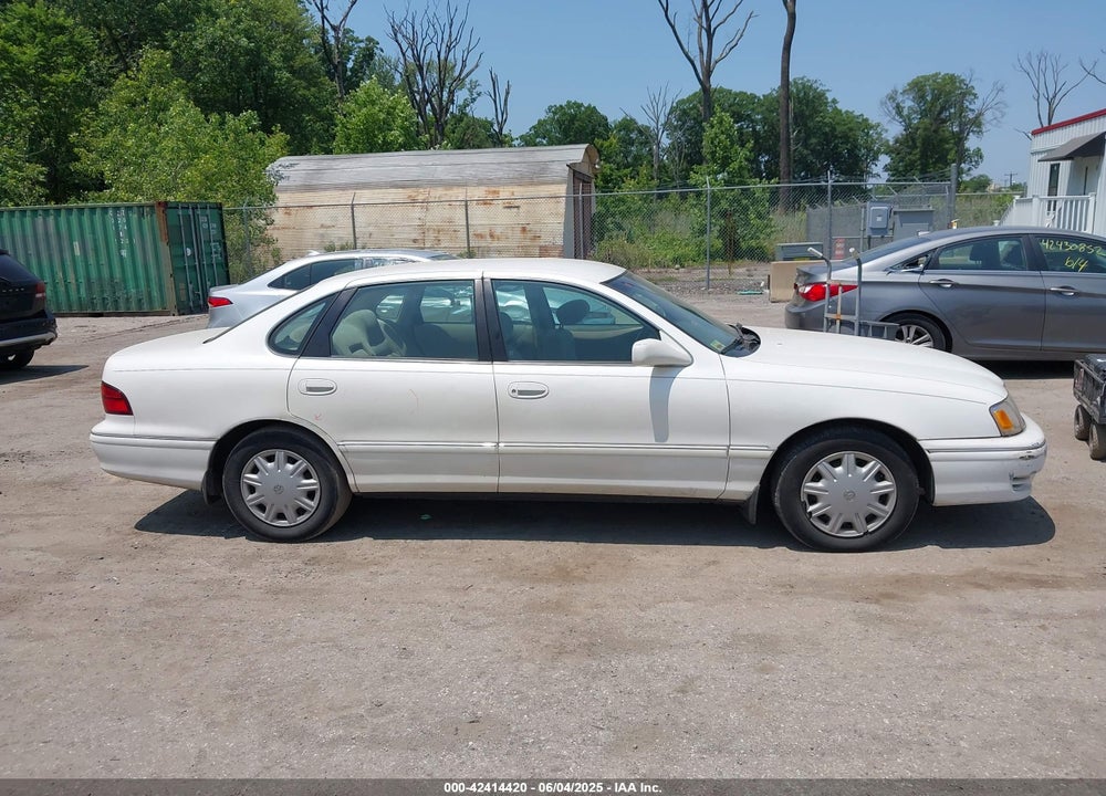 1999 TOYOTA AVALON XL VIN: 4T1BF18B5XU325390