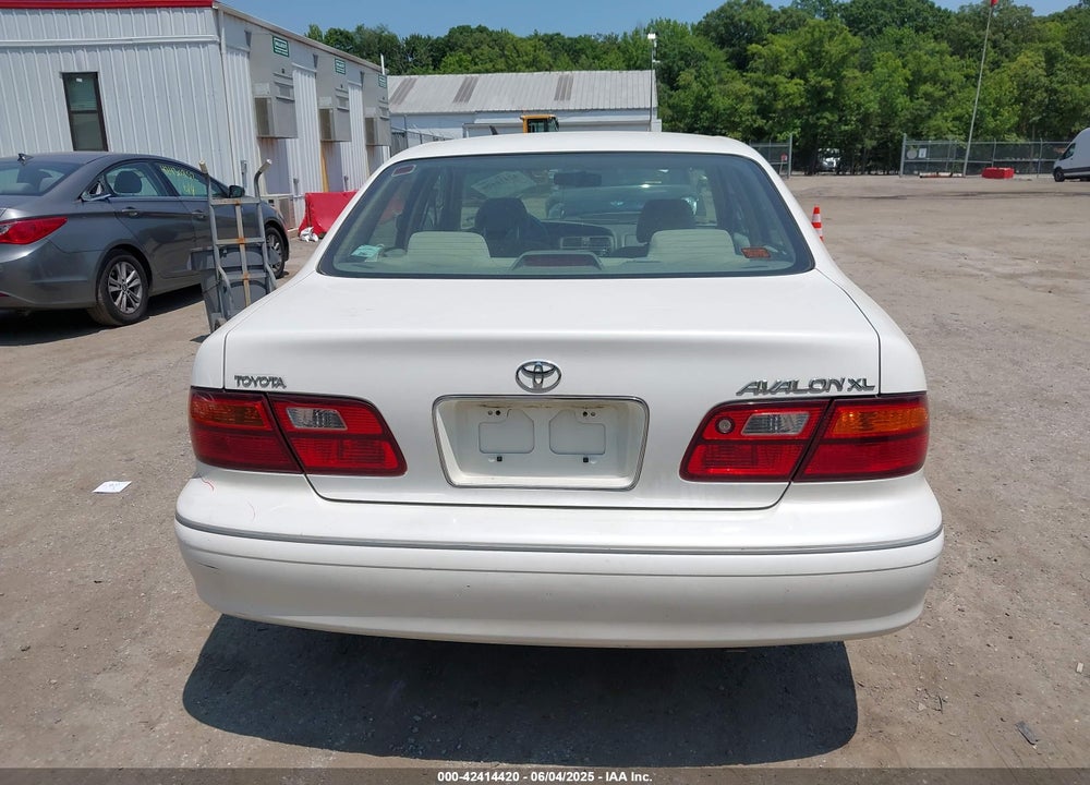1999 TOYOTA AVALON XL VIN: 4T1BF18B5XU325390