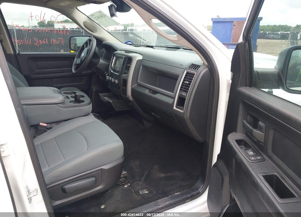 2015 RAM 1500 VIN: 1C6RR6KT3FS664126