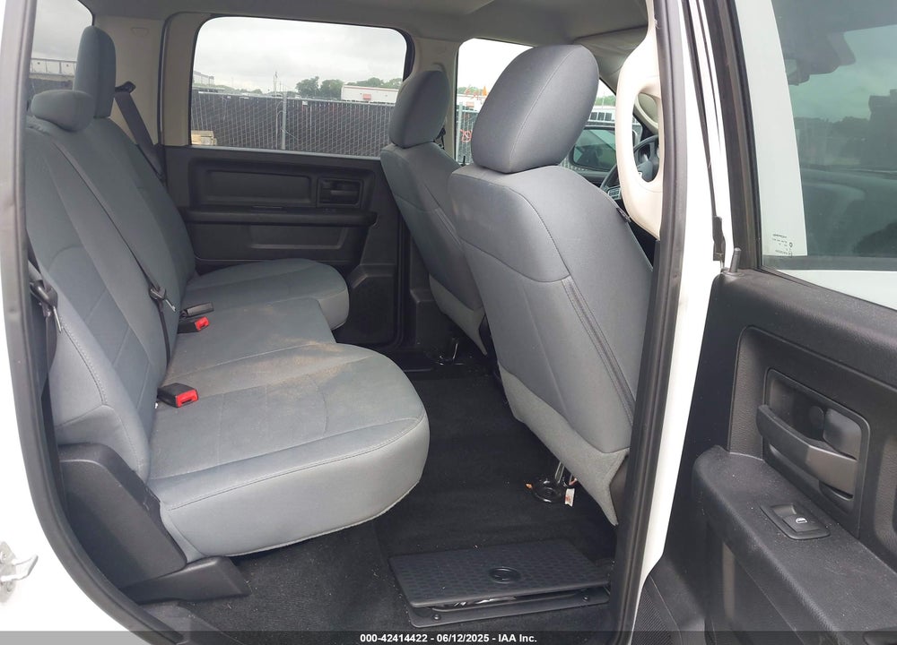 2015 RAM 1500 VIN: 1C6RR6KT3FS664126