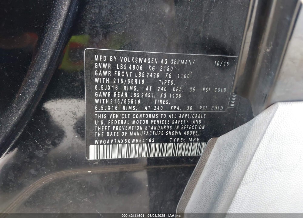 2016 VOLKSWAGEN TIGUAN VIN: WVGAV7AX5GW554163