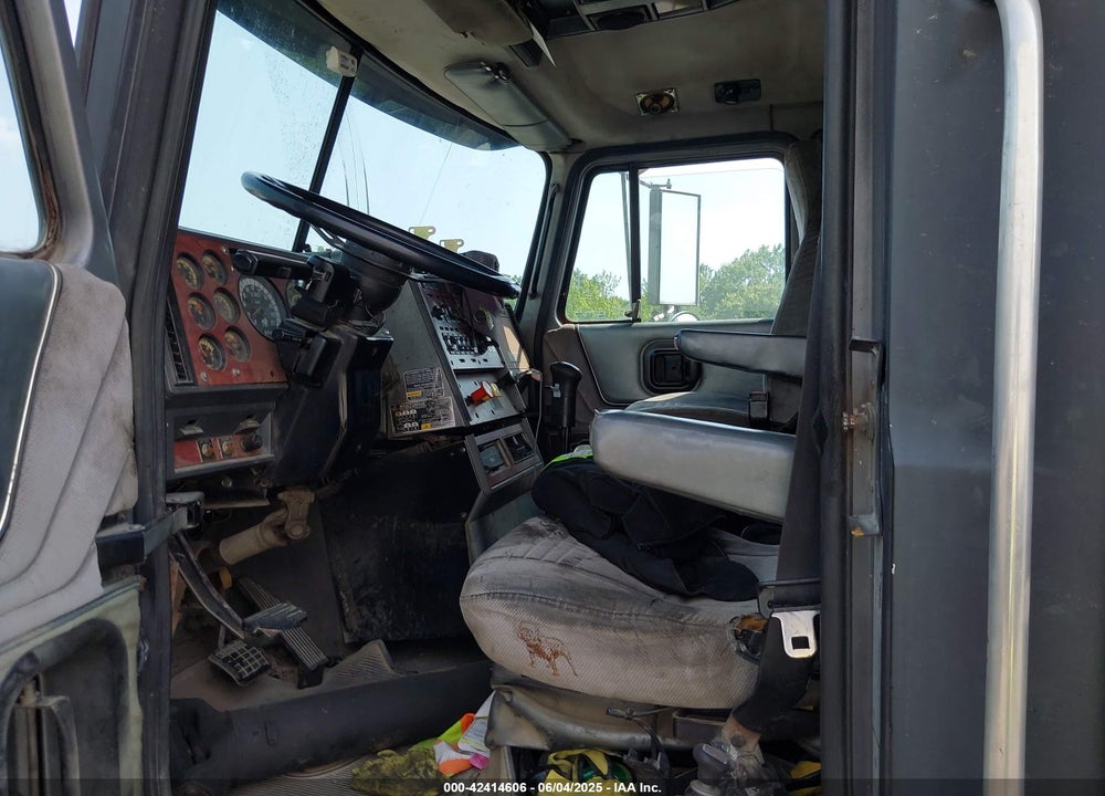 1999 MACK 600 CH600 VIN: 1M1AA18Y5XW113502