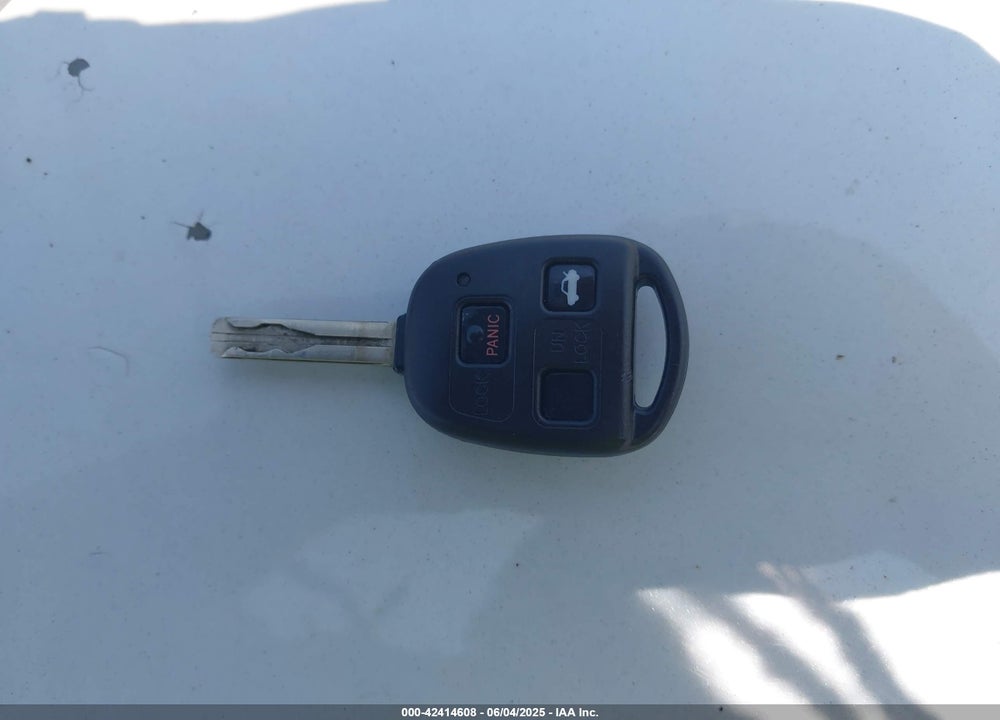 2002 LEXUS ES 300 VIN: JTHBF30G125023832