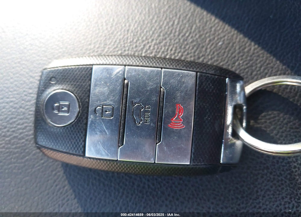 2018 KIA SPORTAGE VIN: KNDPN3AC7J7387617