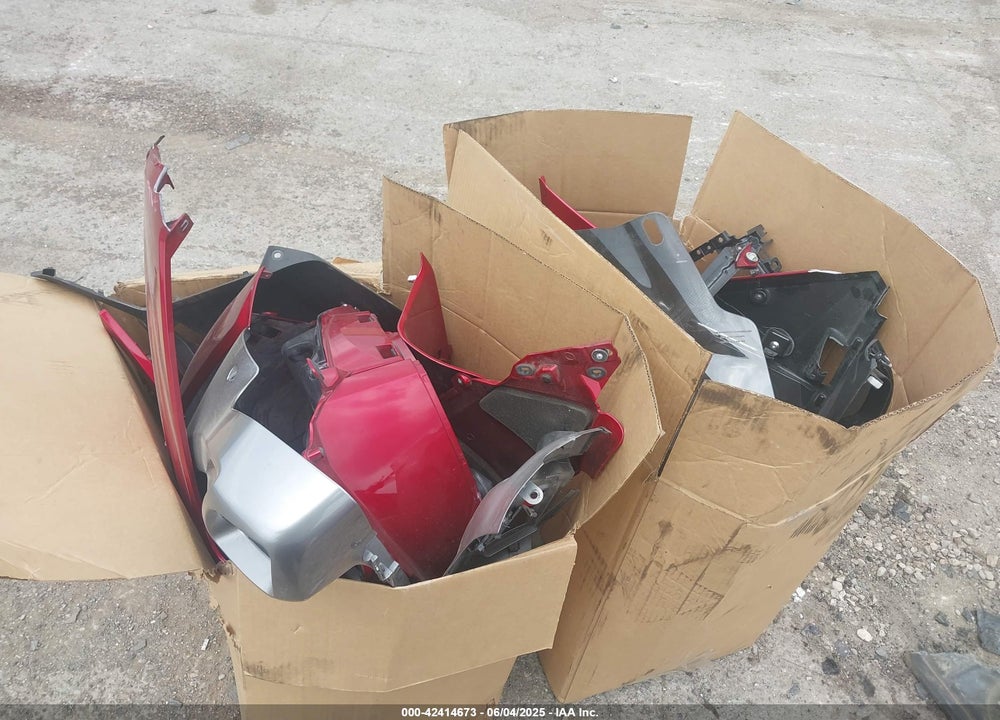 2013 HONDA GL1800 H VIN: JH2SC68H8DK100622