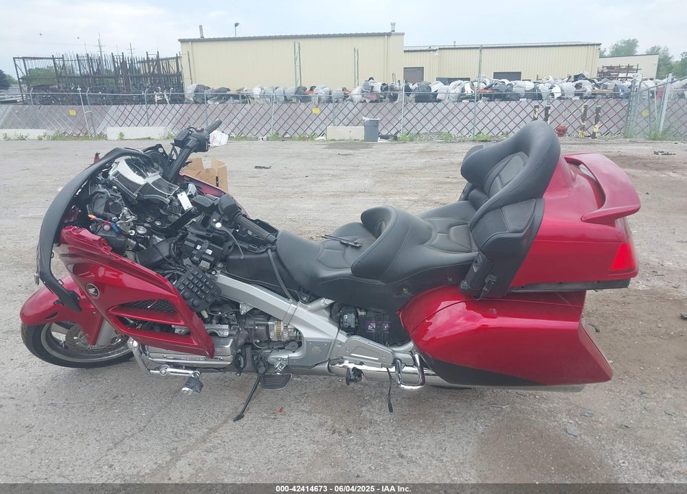 2013 HONDA GL1800 H VIN: JH2SC68H8DK100622